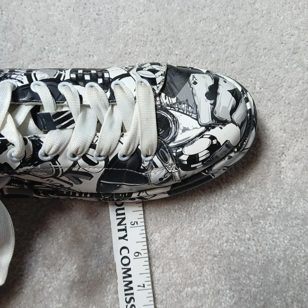Funky Sneaker Graphics Women's 8.5 Black White Gray Love Card Heart LaceUp